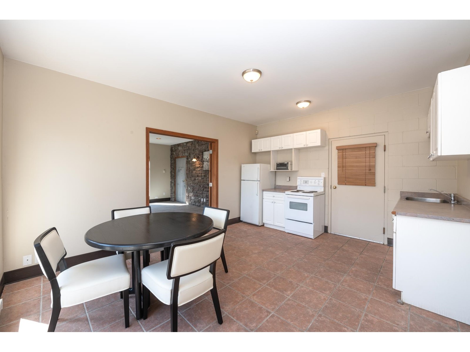 Photo 15 of 2140 Paramount Crescent, Abbotsford BC