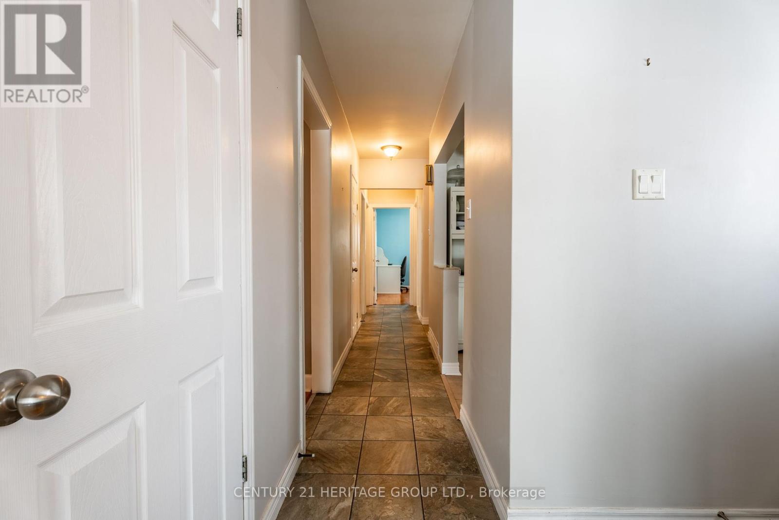 Single Family House Bungalow for Sale in  SHERWOOD RISE Hamilton (Sherwood) 