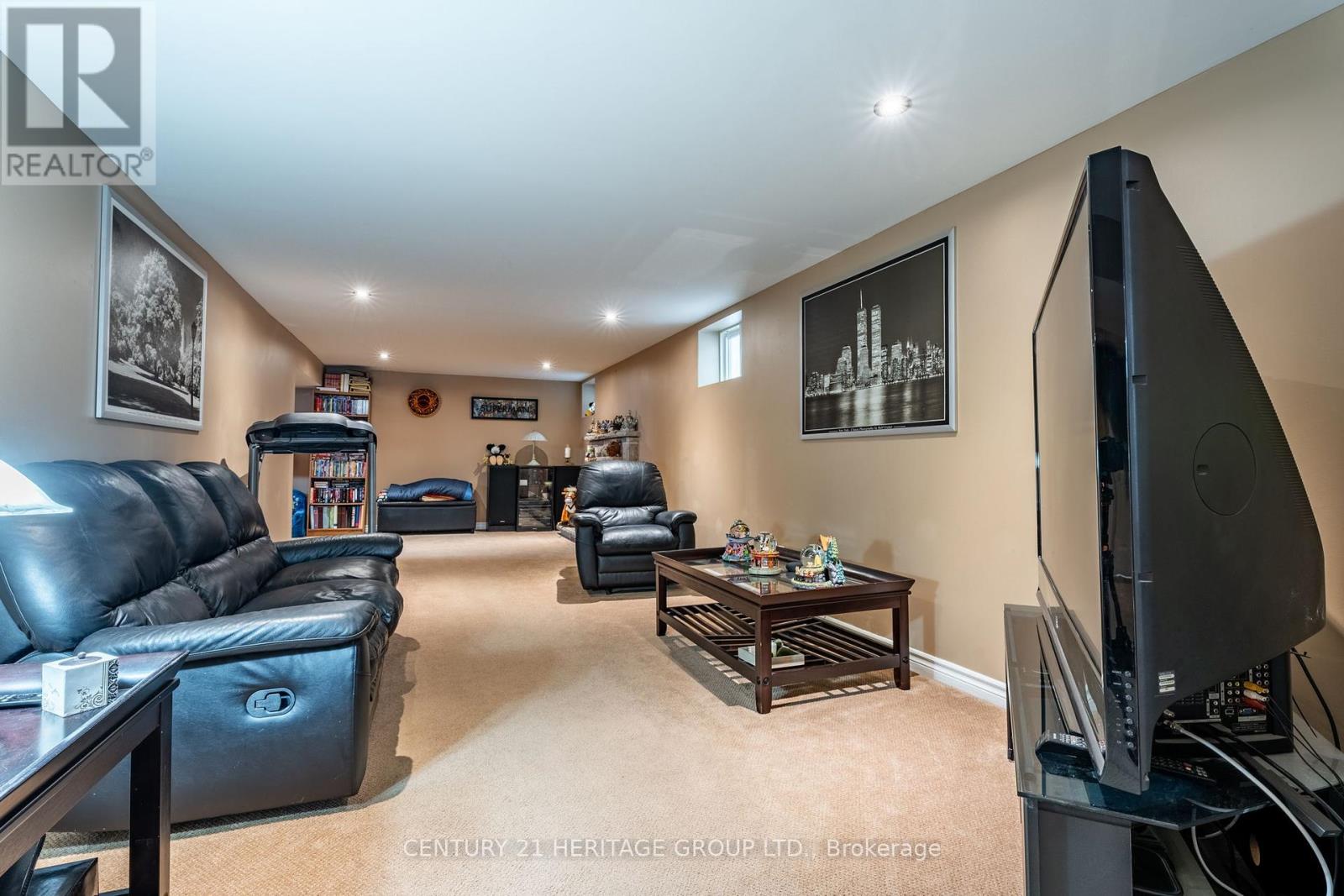 Single Family House Bungalow for Sale in  SHERWOOD RISE Hamilton (Sherwood) 