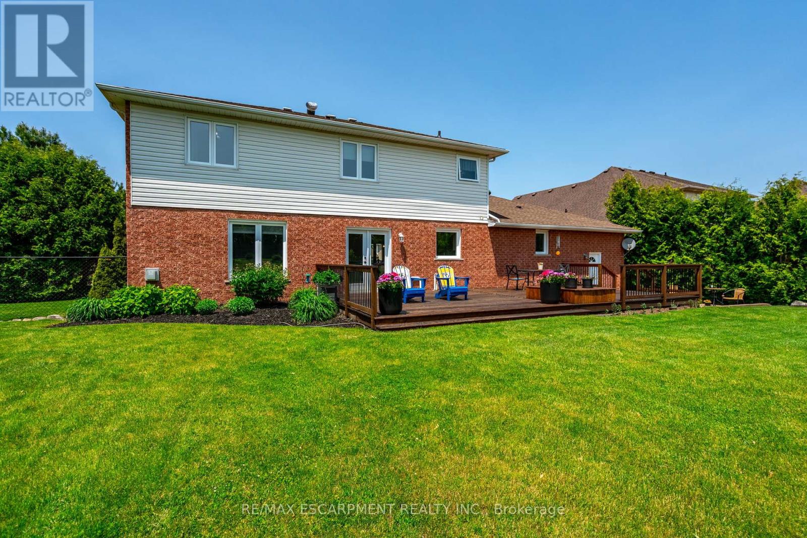 Photo 45 of 19 Savona Crescent, Hamilton ON