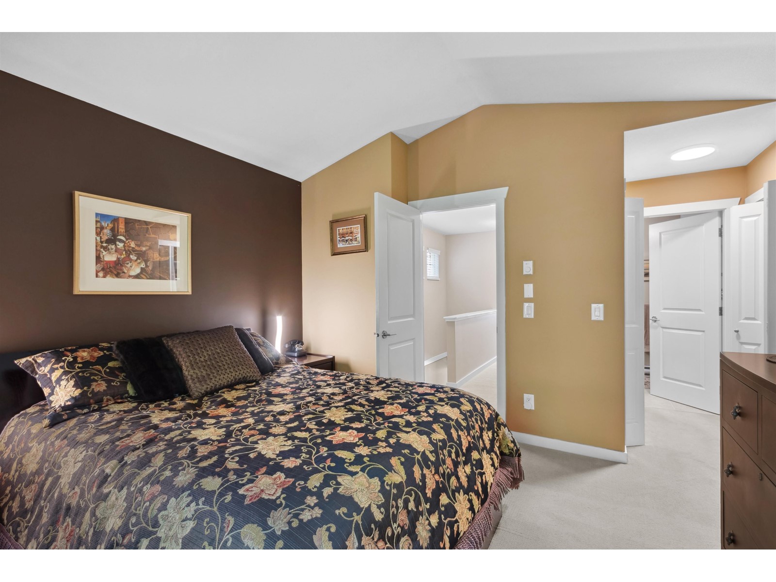 Photo 16 of 29 15151 34 Avenue, Surrey BC