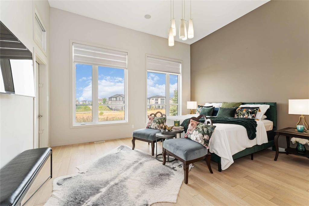 Photo 10 of 109 Rose Lake Court, Winnipeg MB