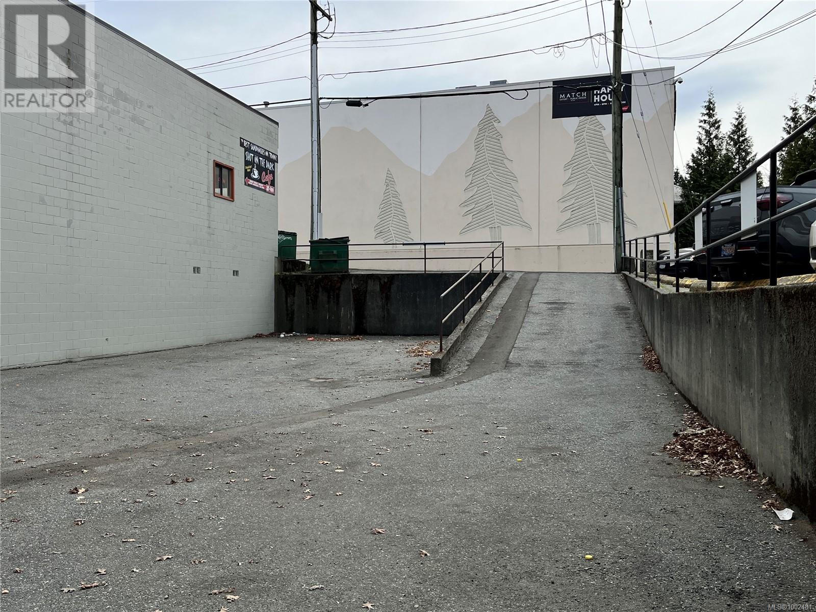 Photo 6 of 940 Island Hwy, Campbell River BC