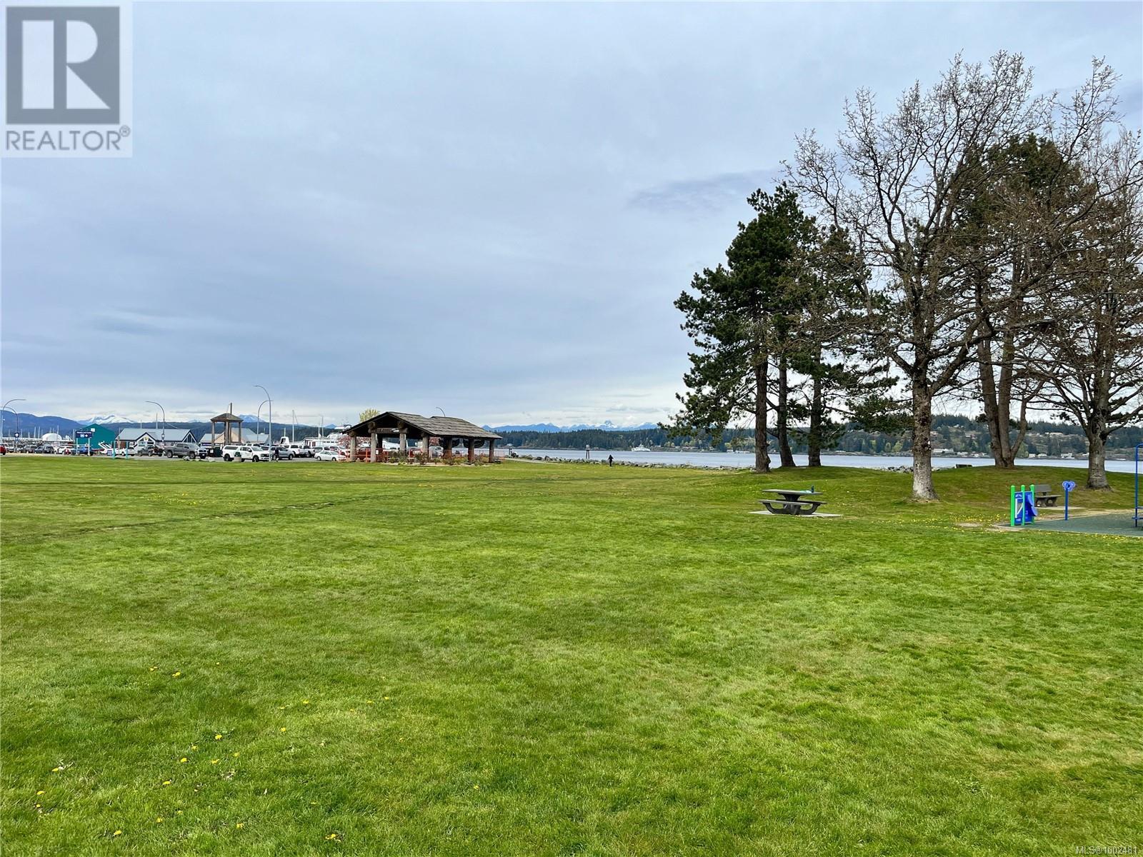 Photo 9 of 940 Island Hwy, Campbell River BC