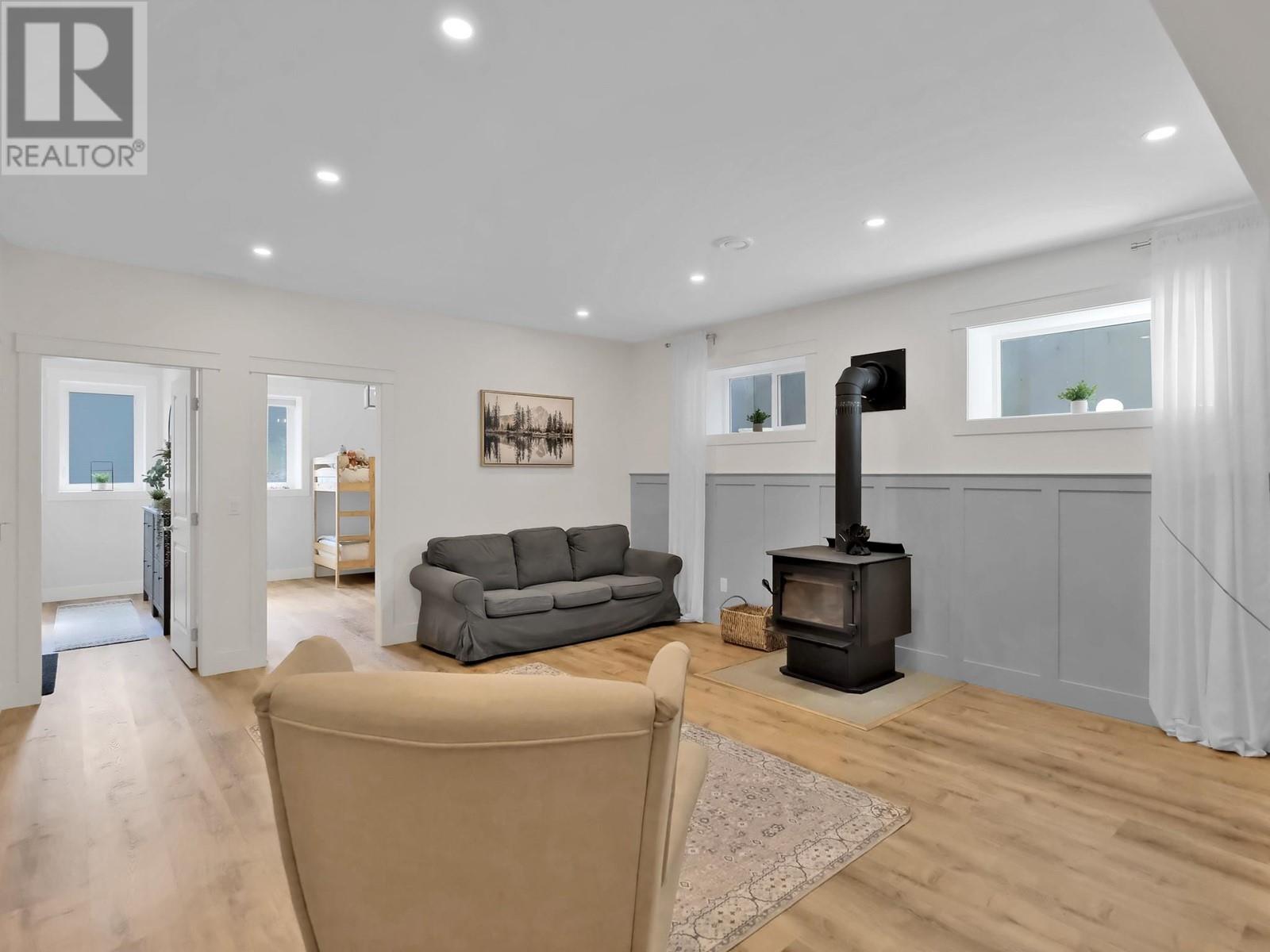  10290 Columbia Way, Vernon
