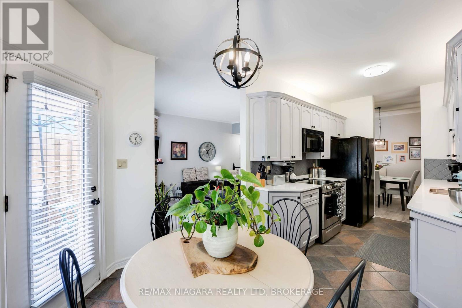 Photo 40 of 4 5200 Dorchester Road, Niagara Falls ON