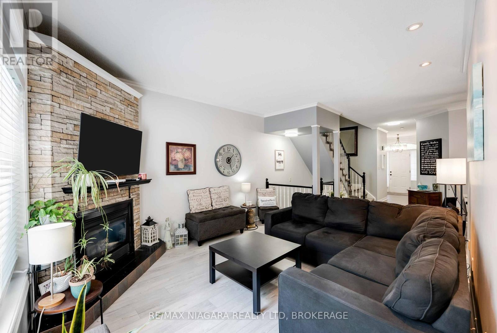 Photo 36 of 4 5200 Dorchester Road, Niagara Falls ON