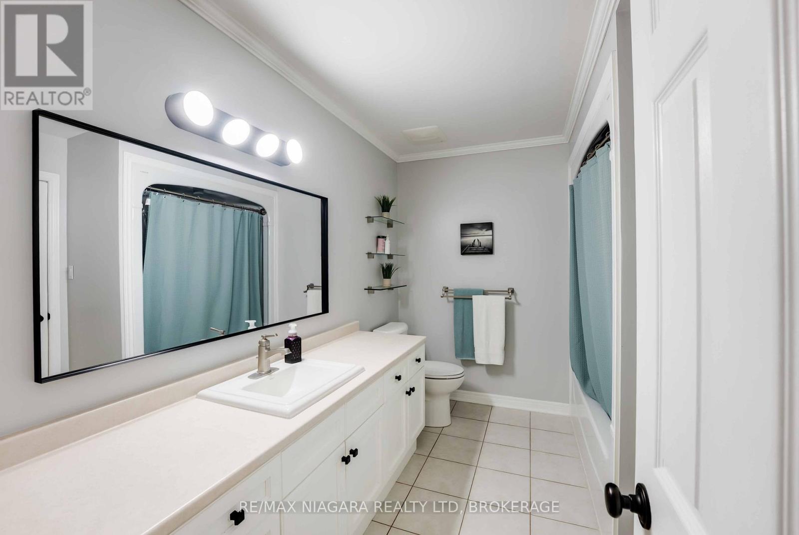 Photo 4 of 4 5200 Dorchester Road, Niagara Falls ON