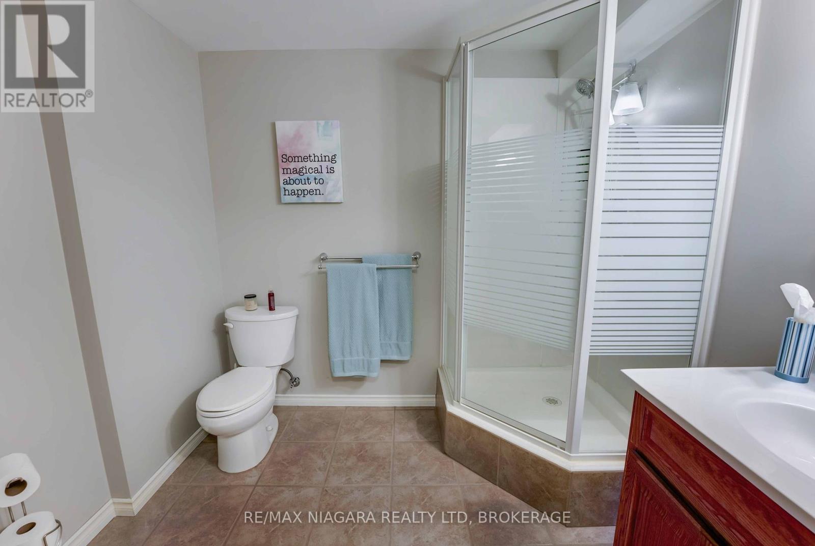 Photo 6 of 4 5200 Dorchester Road, Niagara Falls ON