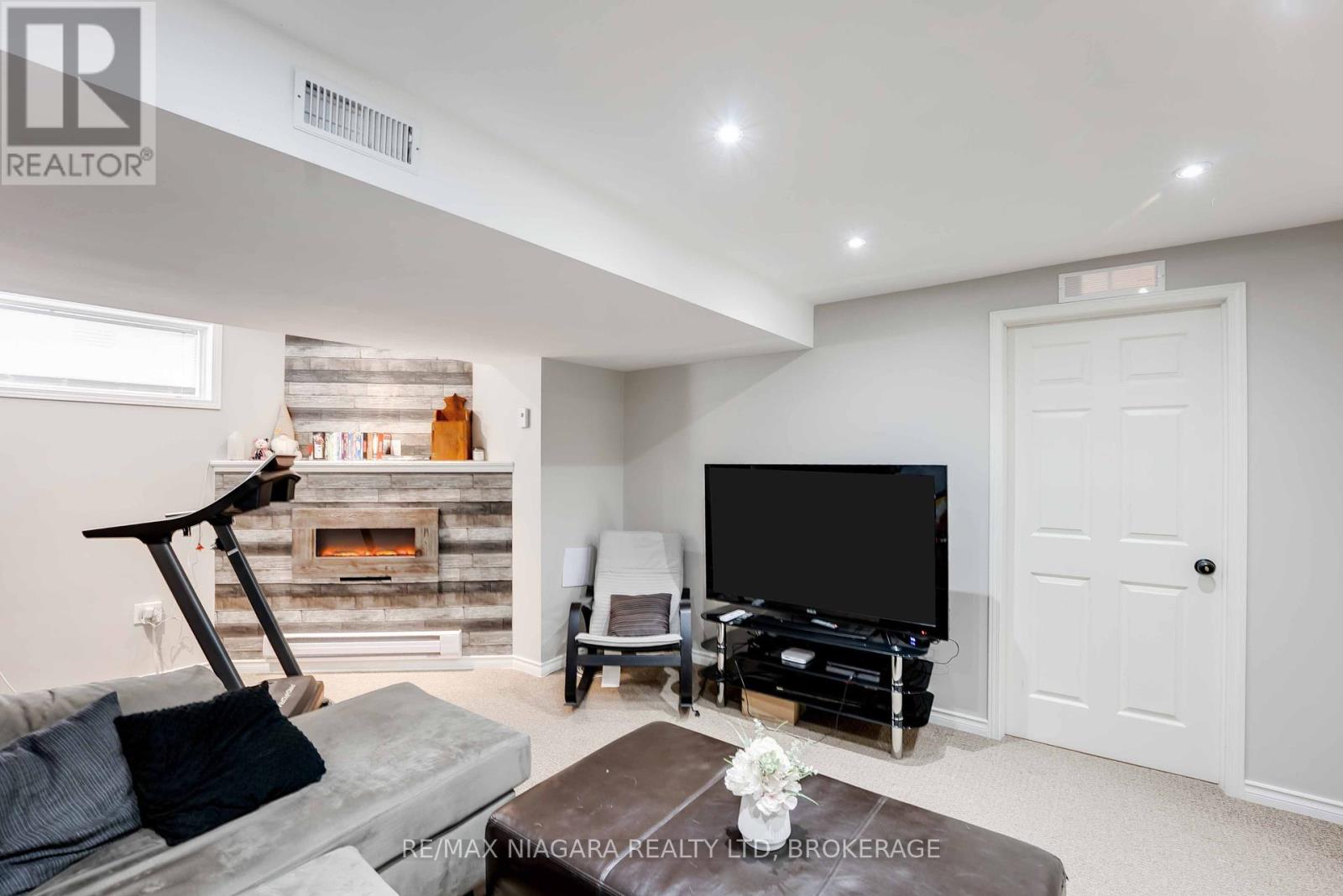 Photo 24 of 4 5200 Dorchester Road, Niagara Falls ON