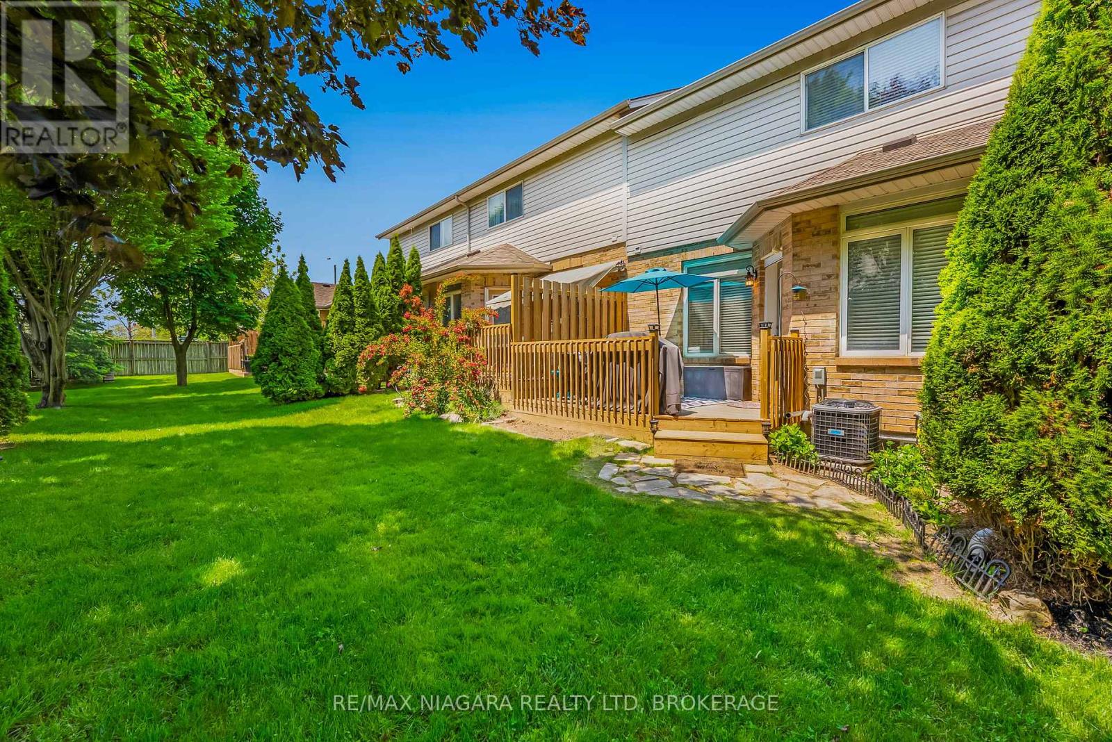 Photo 12 of 4 5200 Dorchester Road, Niagara Falls ON