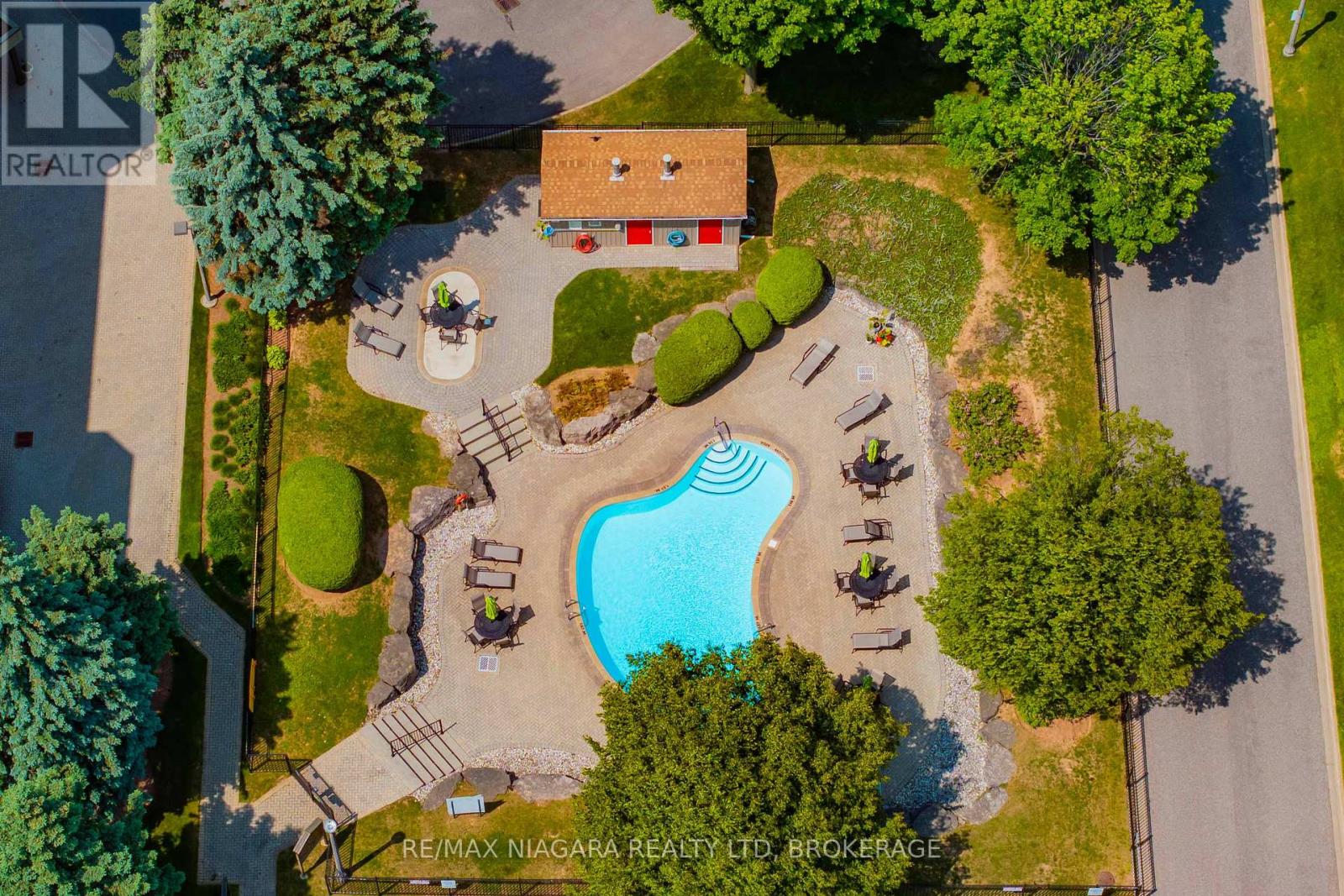 Photo 41 of 4 5200 Dorchester Road, Niagara Falls ON