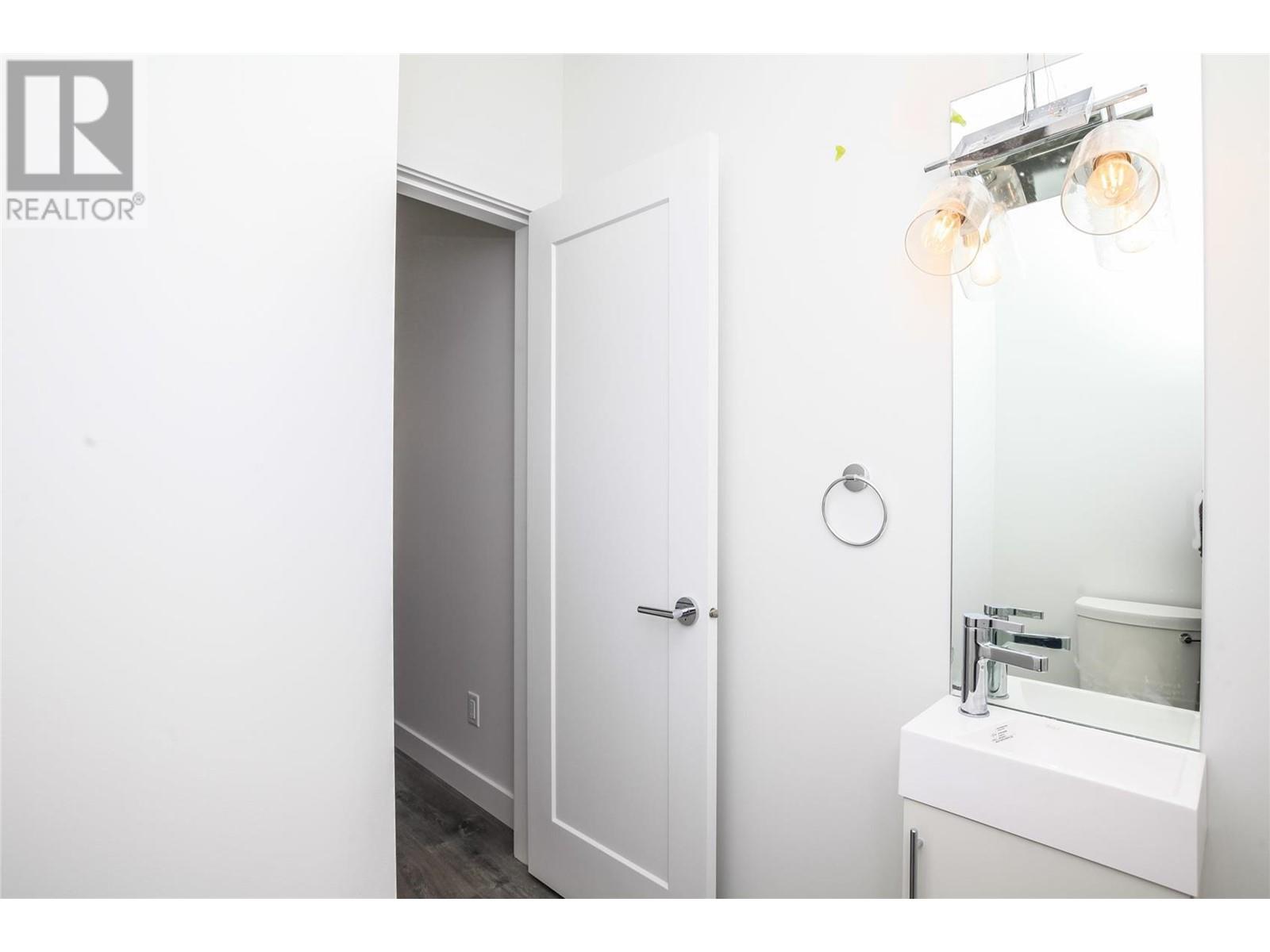 118 610 Academy Way, Kelowna