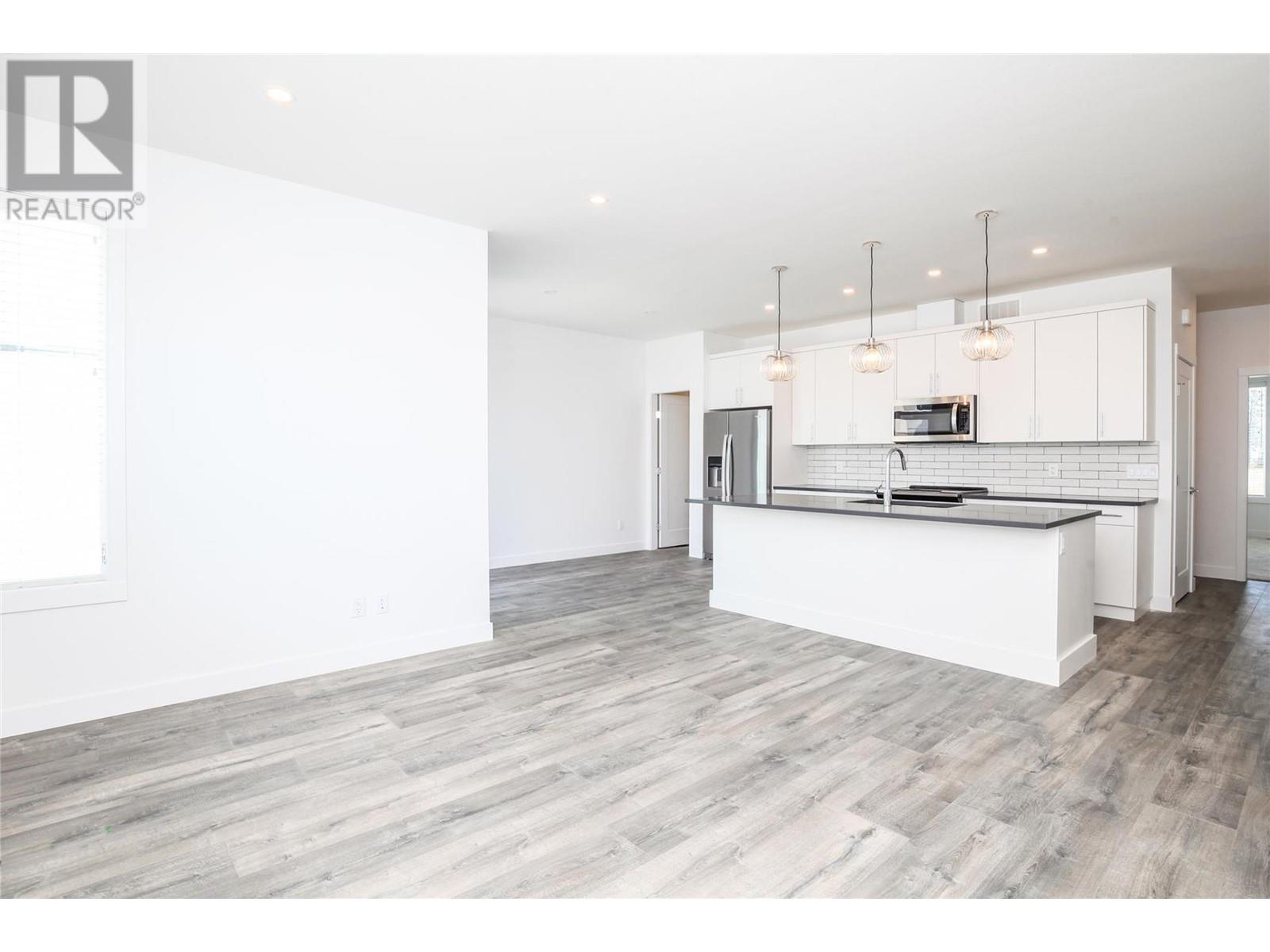 118 610 Academy Way, Kelowna