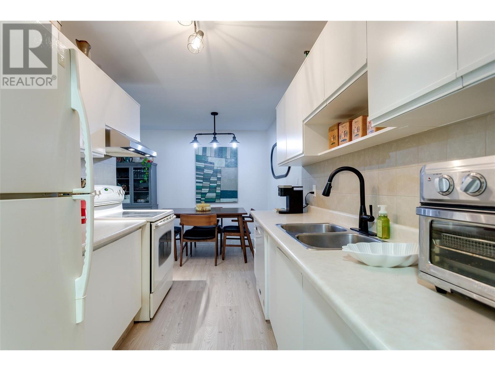 #305 1056 BERNARD AVENUE LOT# 43 - Image 11