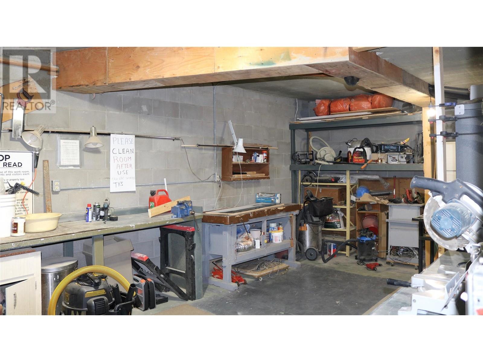 #305 1056 BERNARD AVENUE LOT# 43 - Image 32