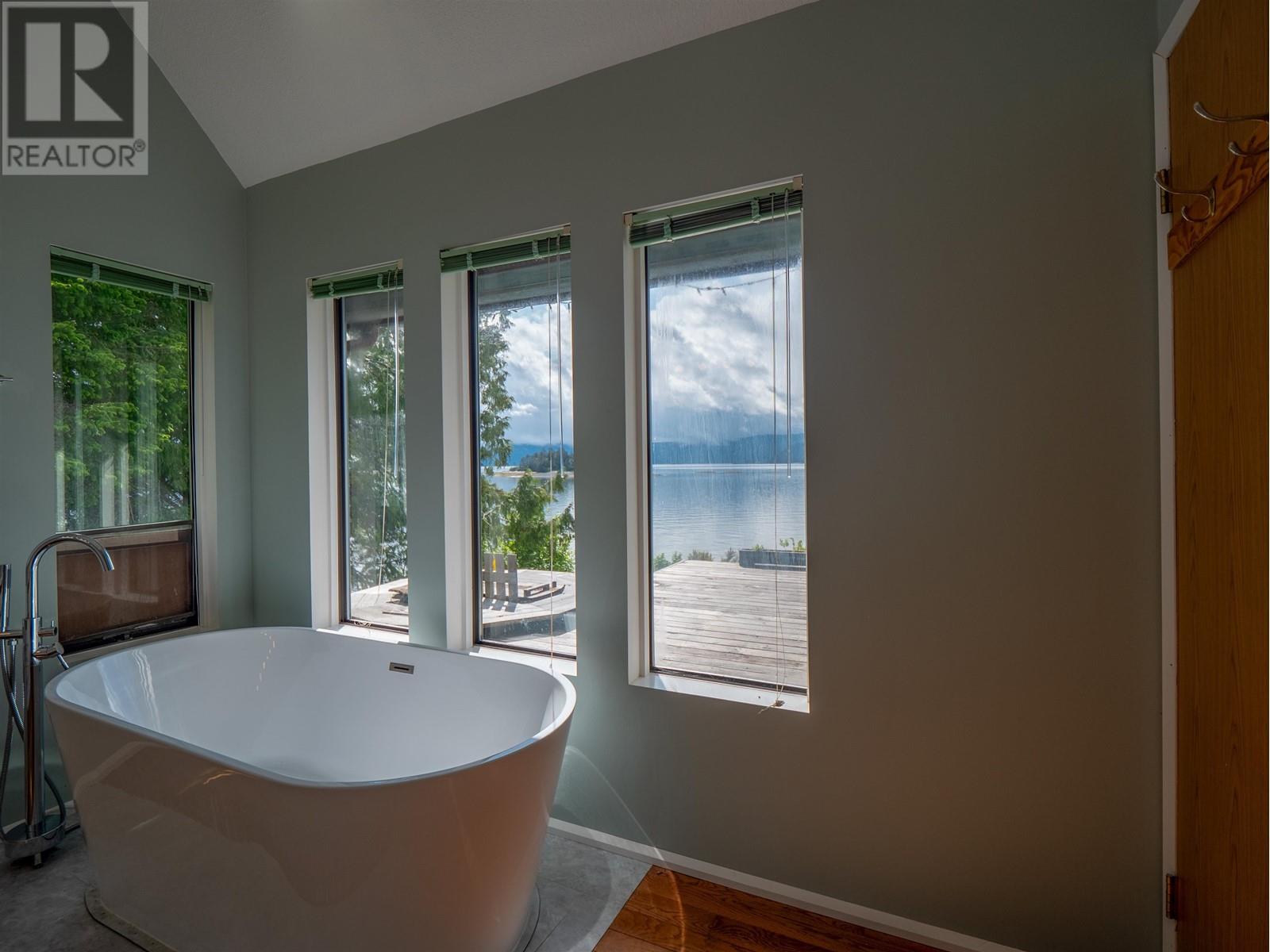 LOT 1 ROBERTSON ISLAND - 33