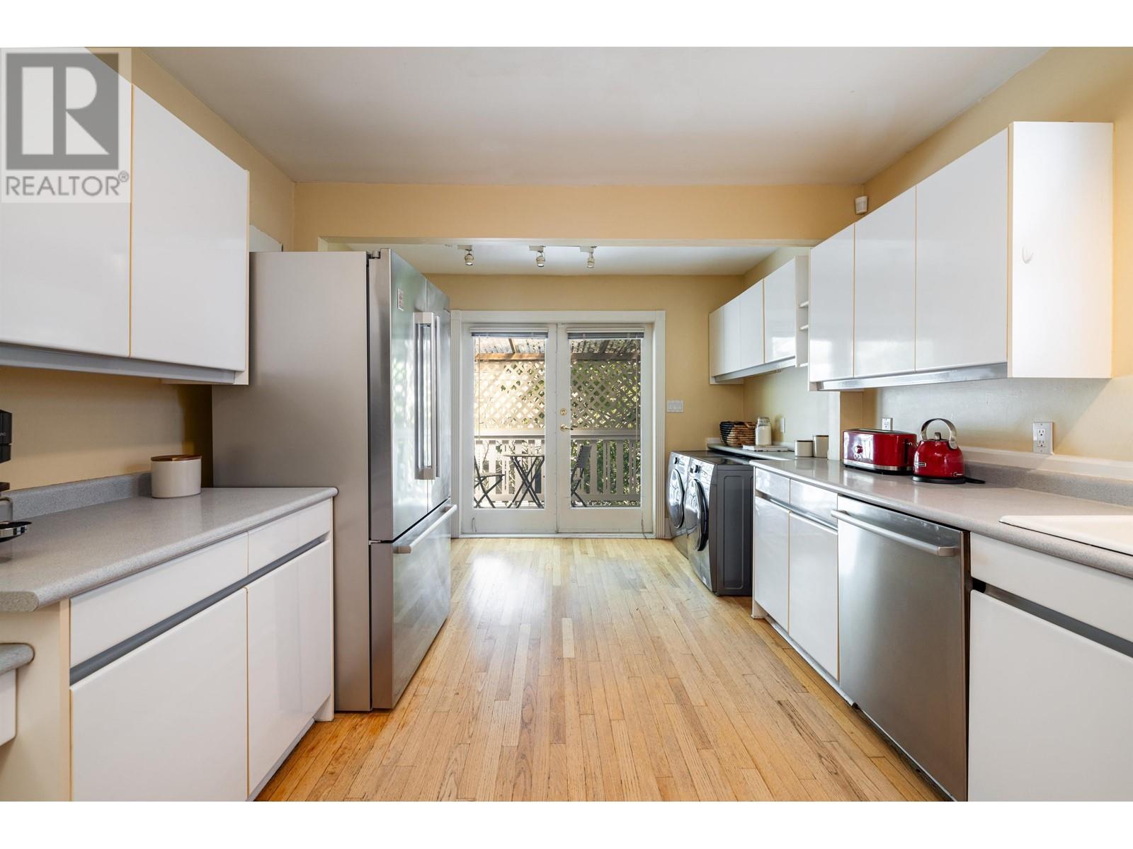 Photo 9 of 4343 W 11 Th Avenue, Vancouver BC