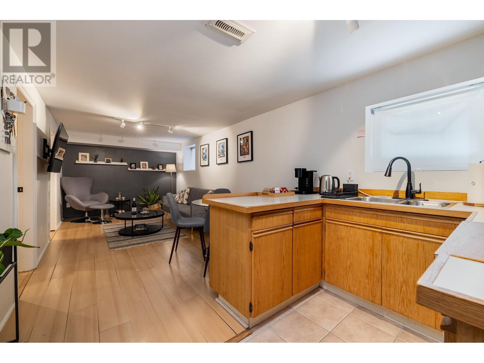 Photo 33 of 4343 W 11 Th Avenue, Vancouver BC