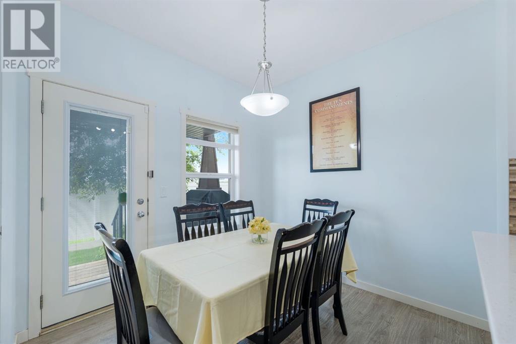 Photo 10 of 337 Copperpond Landing Se, Calgary AB