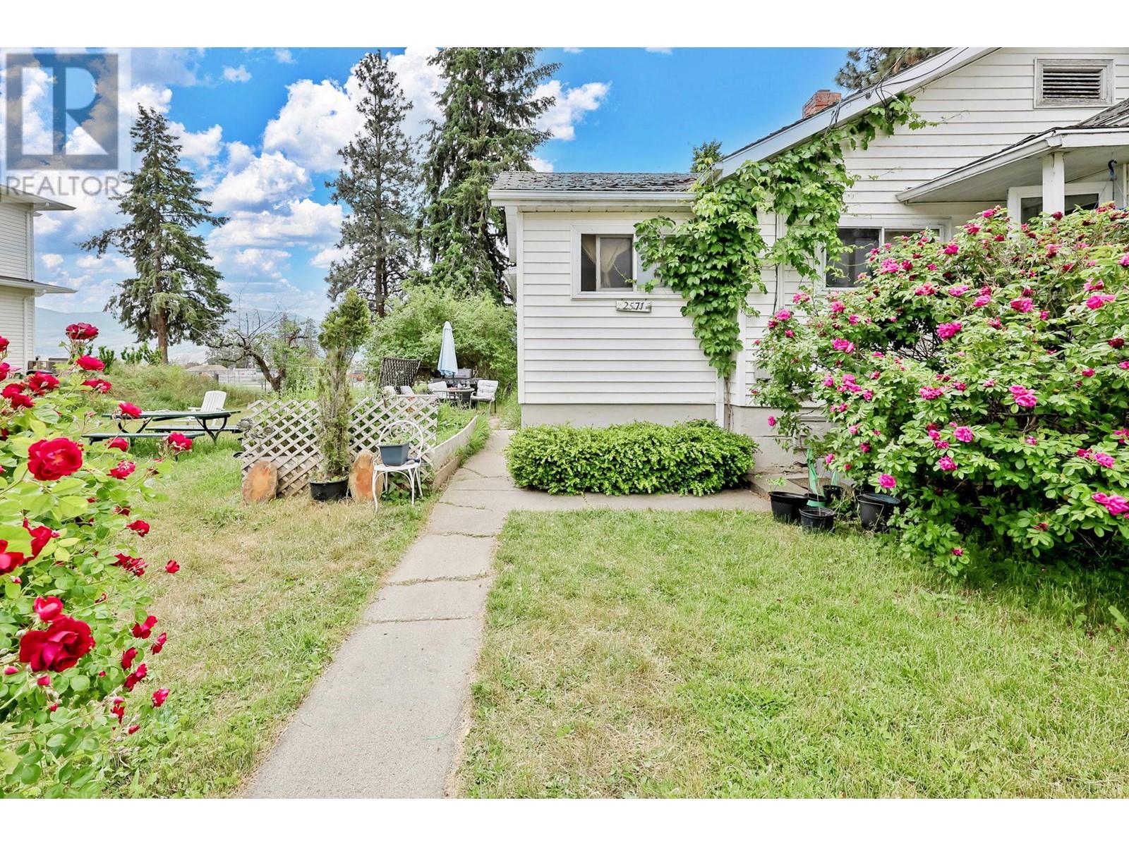  2571&2573 Hebert Road, West Kelowna