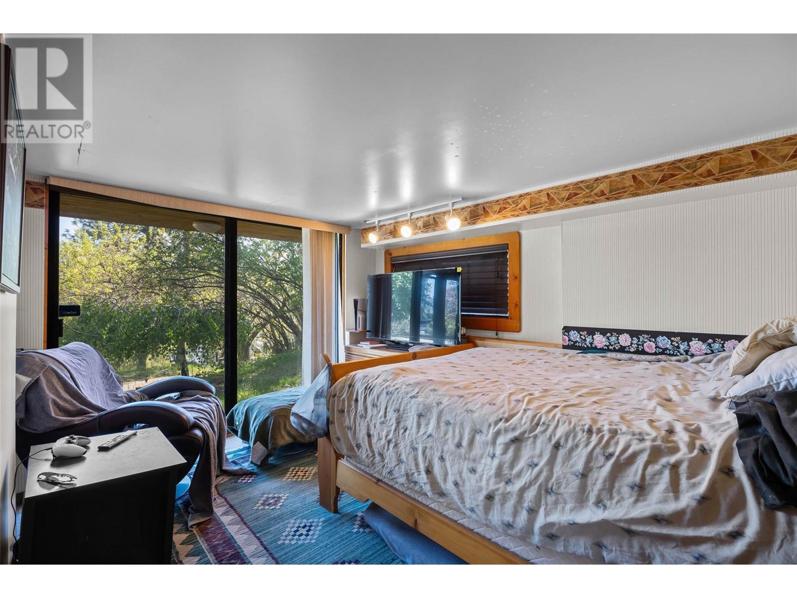 7050 Westsyde Road, Kamloops