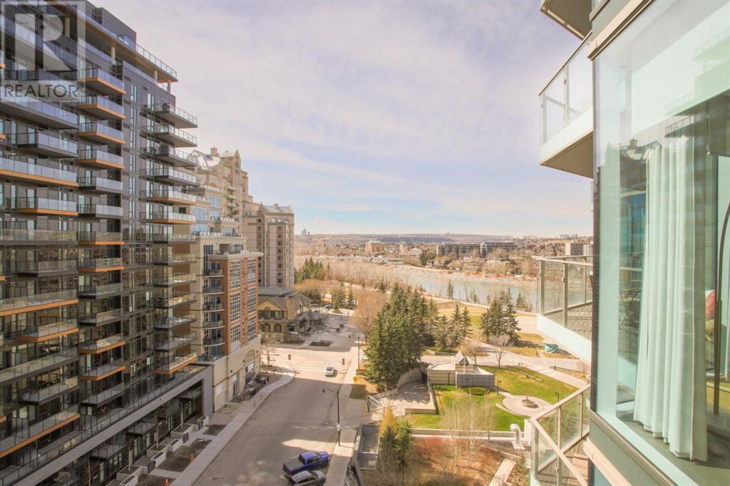 Single Family House High rise for Sale in    Avenue SW Eau Claire Calgary 