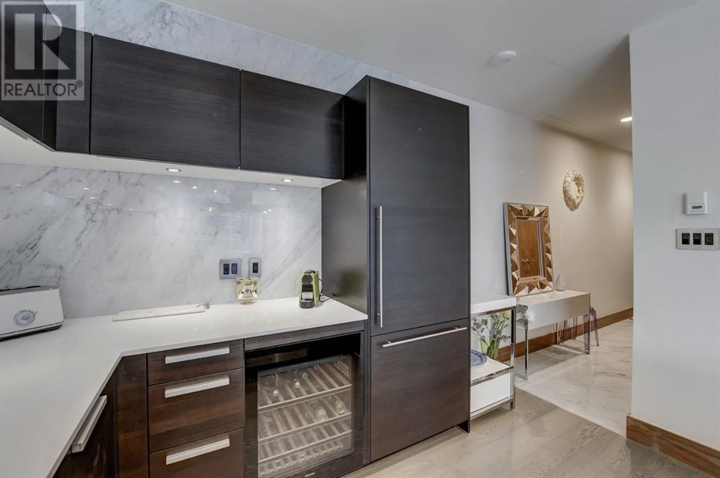 Single Family House High rise for Sale in    Avenue SW Eau Claire Calgary 