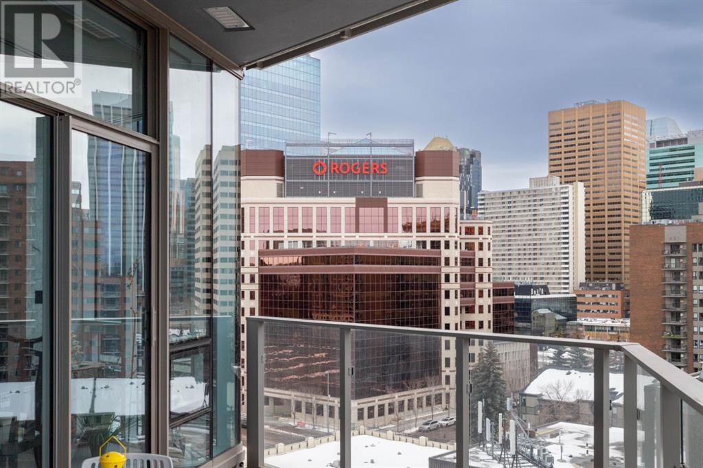 Single Family House High rise for Sale in    Avenue SW Eau Claire Calgary 