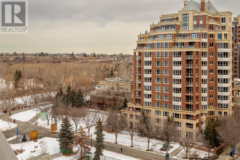 Single Family House High rise for Sale in    Avenue SW Eau Claire Calgary 