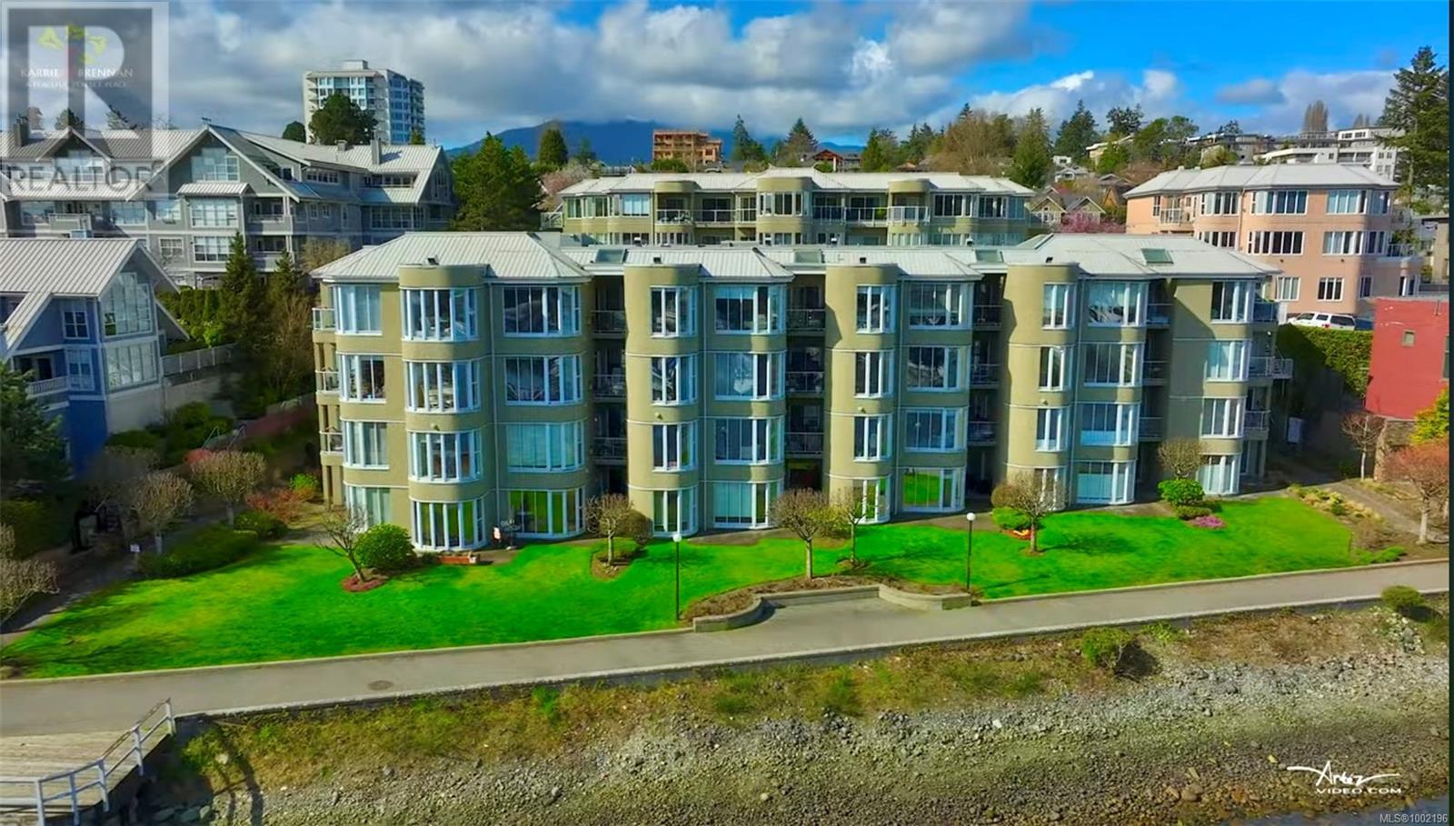 201 566 Stewart Ave, Nanaimo