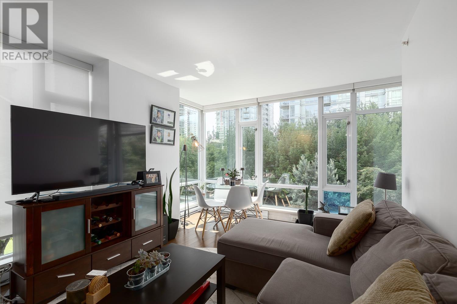 Photo 7 of 315 161 W Georgia Street, Vancouver BC