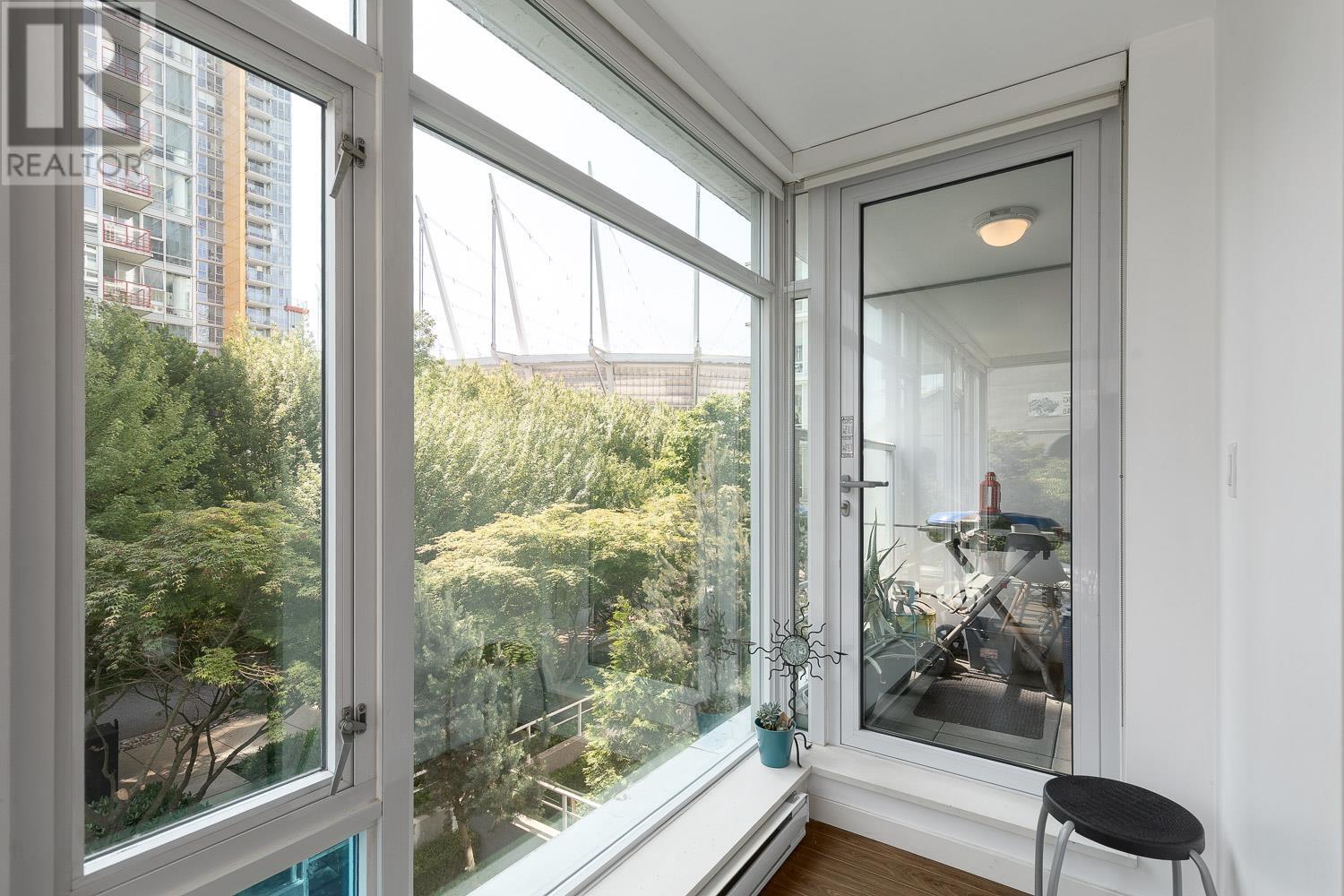 Photo 13 of 315 161 W Georgia Street, Vancouver BC