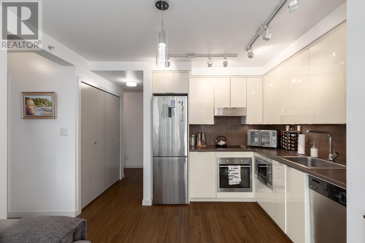 Photo 4 of 315 161 W Georgia Street, Vancouver BC