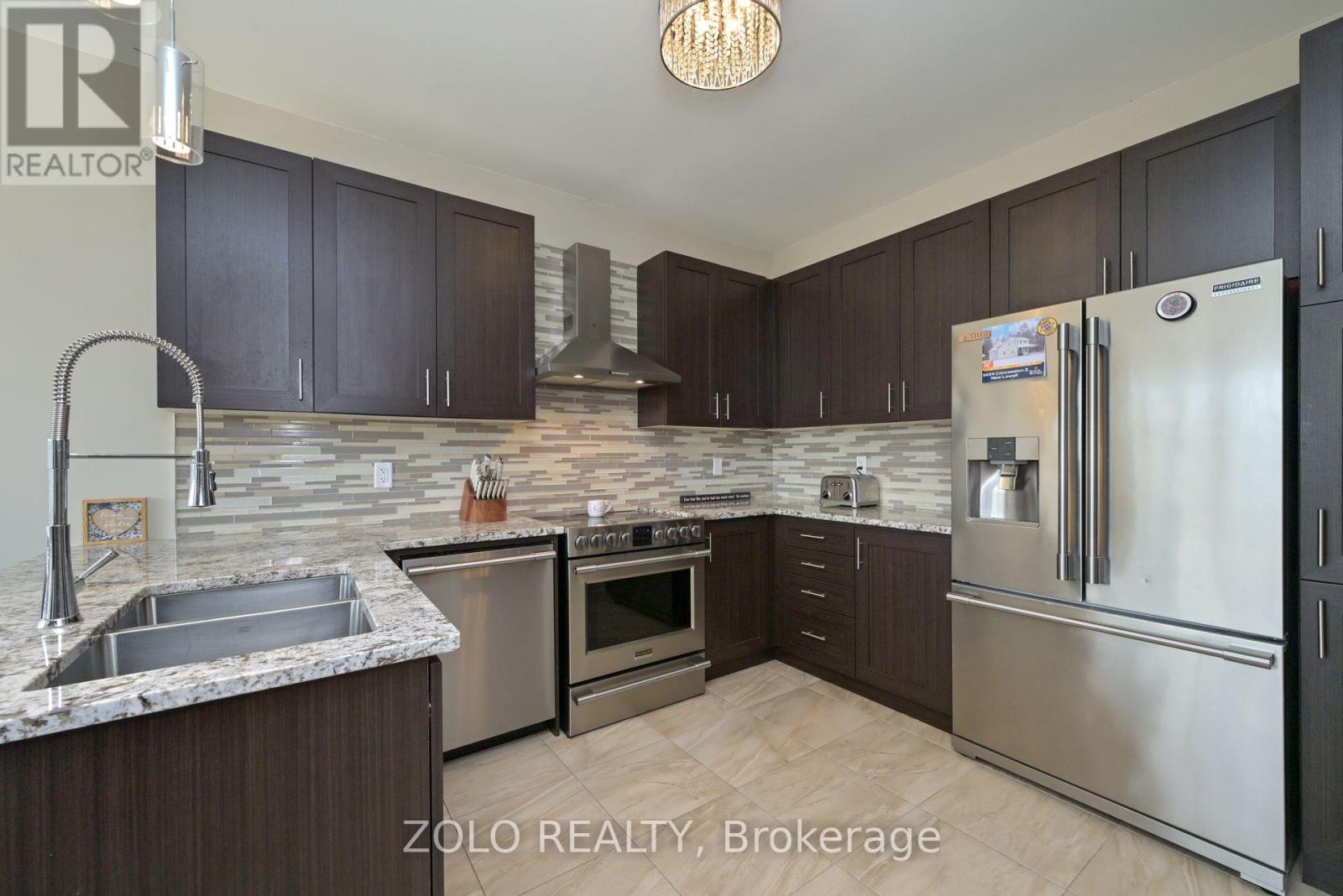 Photo 18 of 69 Walker Boulevard, New Tecumseth ON
