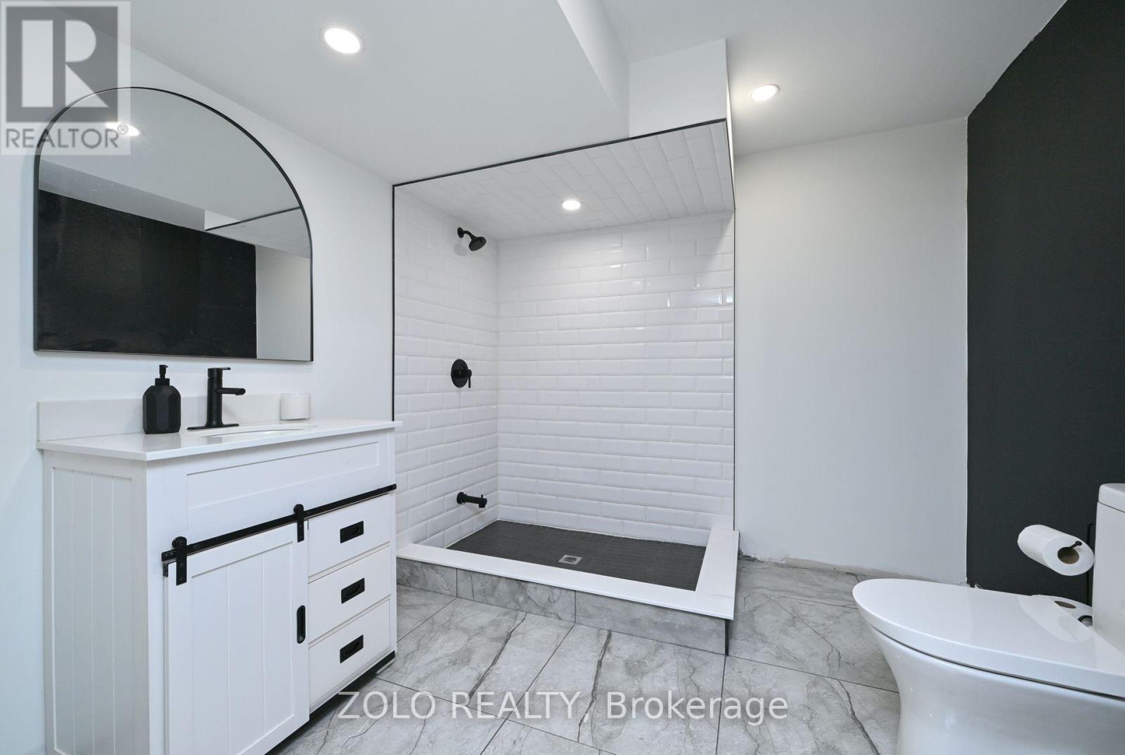 Photo 25 of 69 Walker Boulevard, New Tecumseth ON