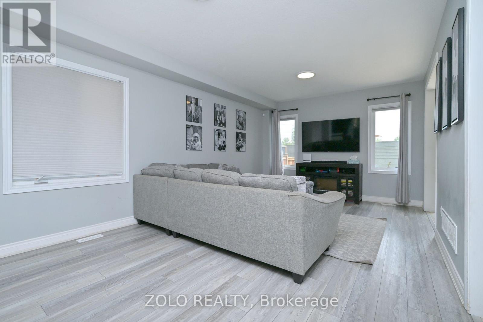 Photo 2 of 69 Walker Boulevard, New Tecumseth ON