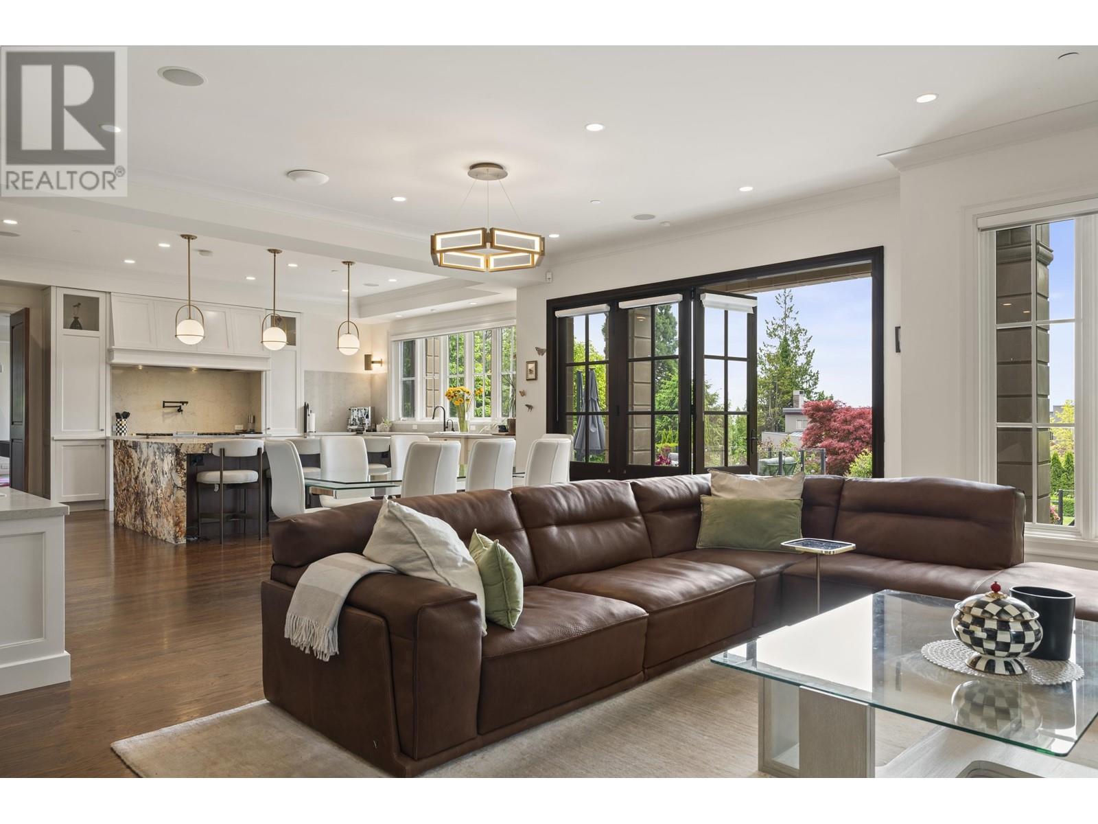 Photo 14 of 1075 Groveland Road, West Vancouver BC