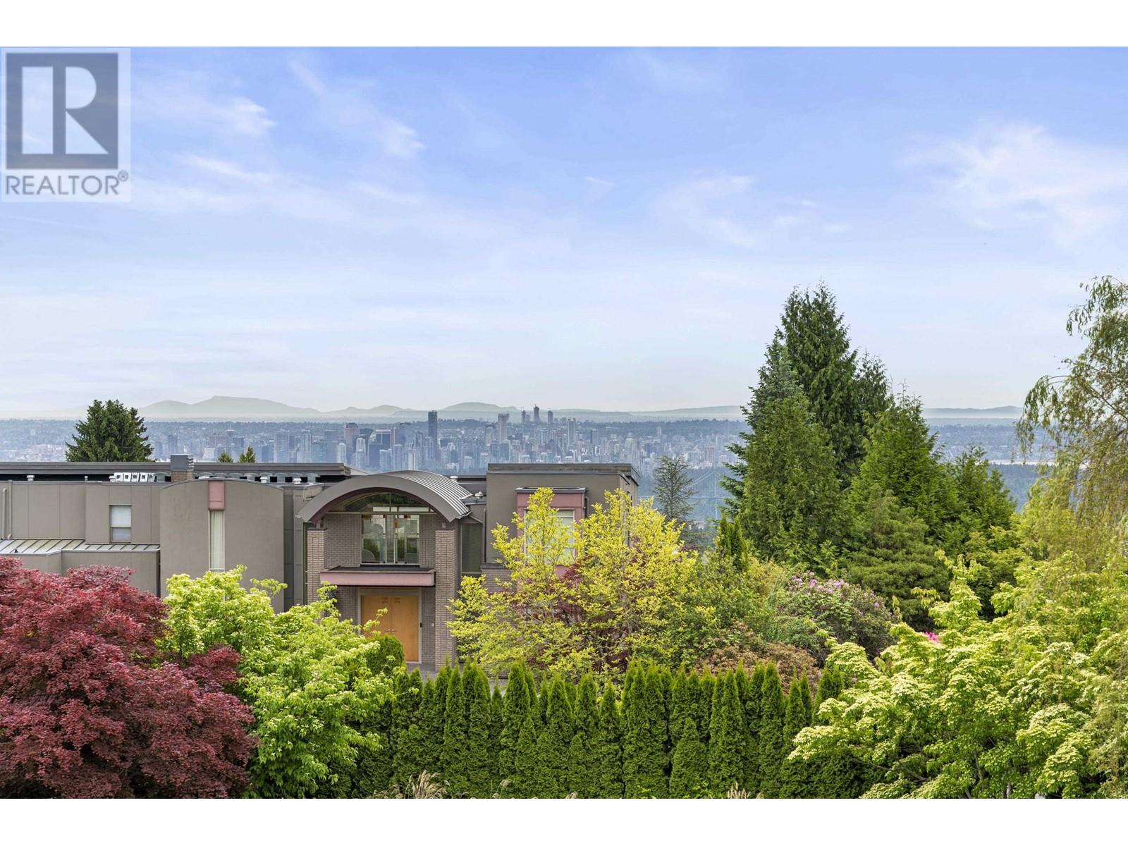 Photo 16 of 1075 Groveland Road, West Vancouver BC