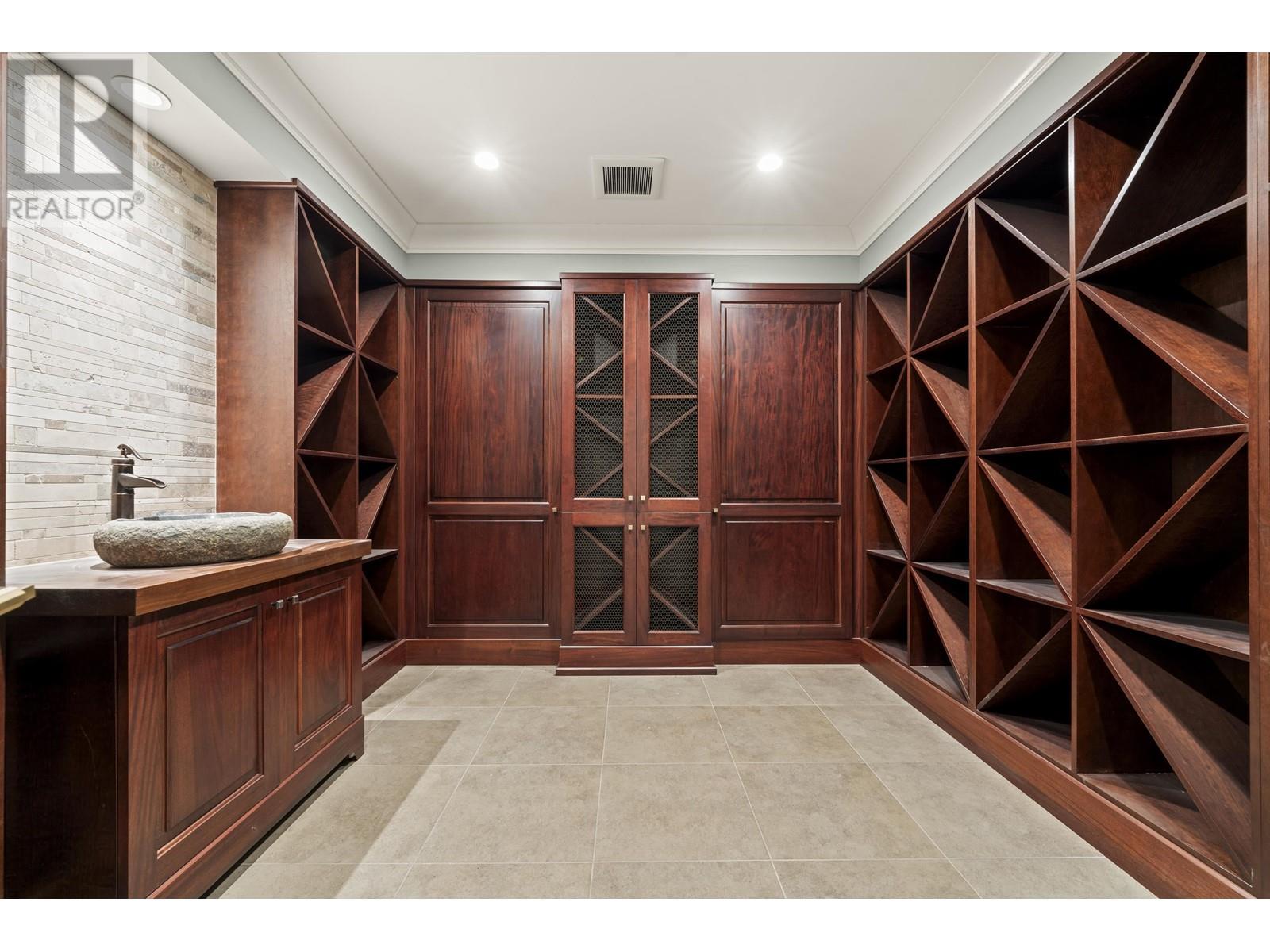 Photo 33 of 1075 Groveland Road, West Vancouver BC