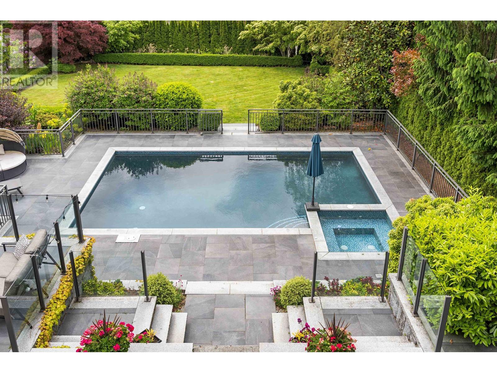 Photo 34 of 1075 Groveland Road, West Vancouver BC