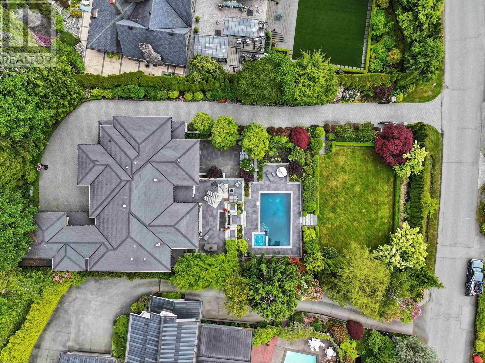 Photo 40 of 1075 Groveland Road, West Vancouver BC