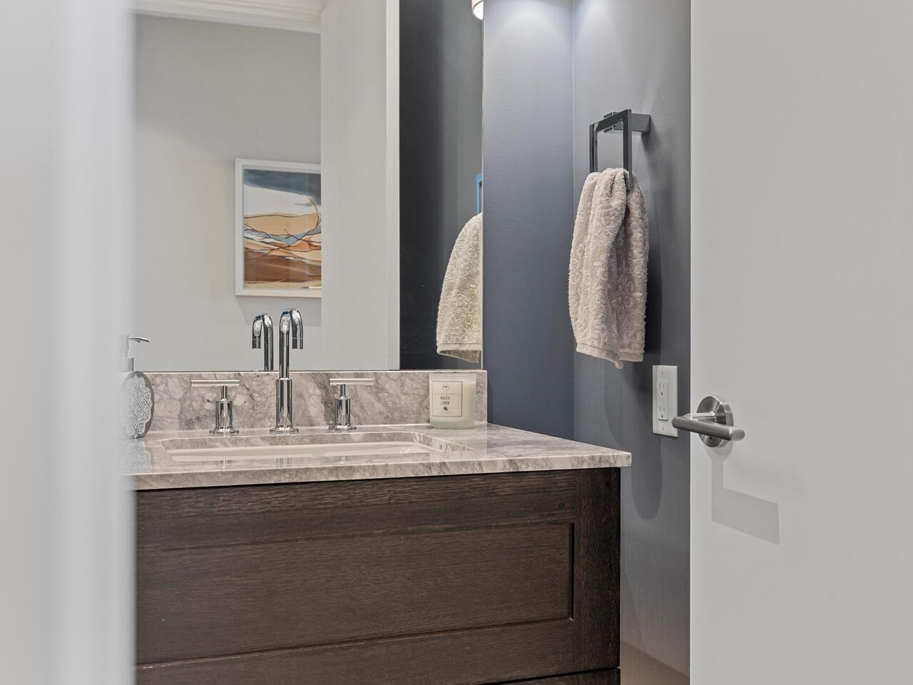 901 1500 MARTIN STREET, White Rock