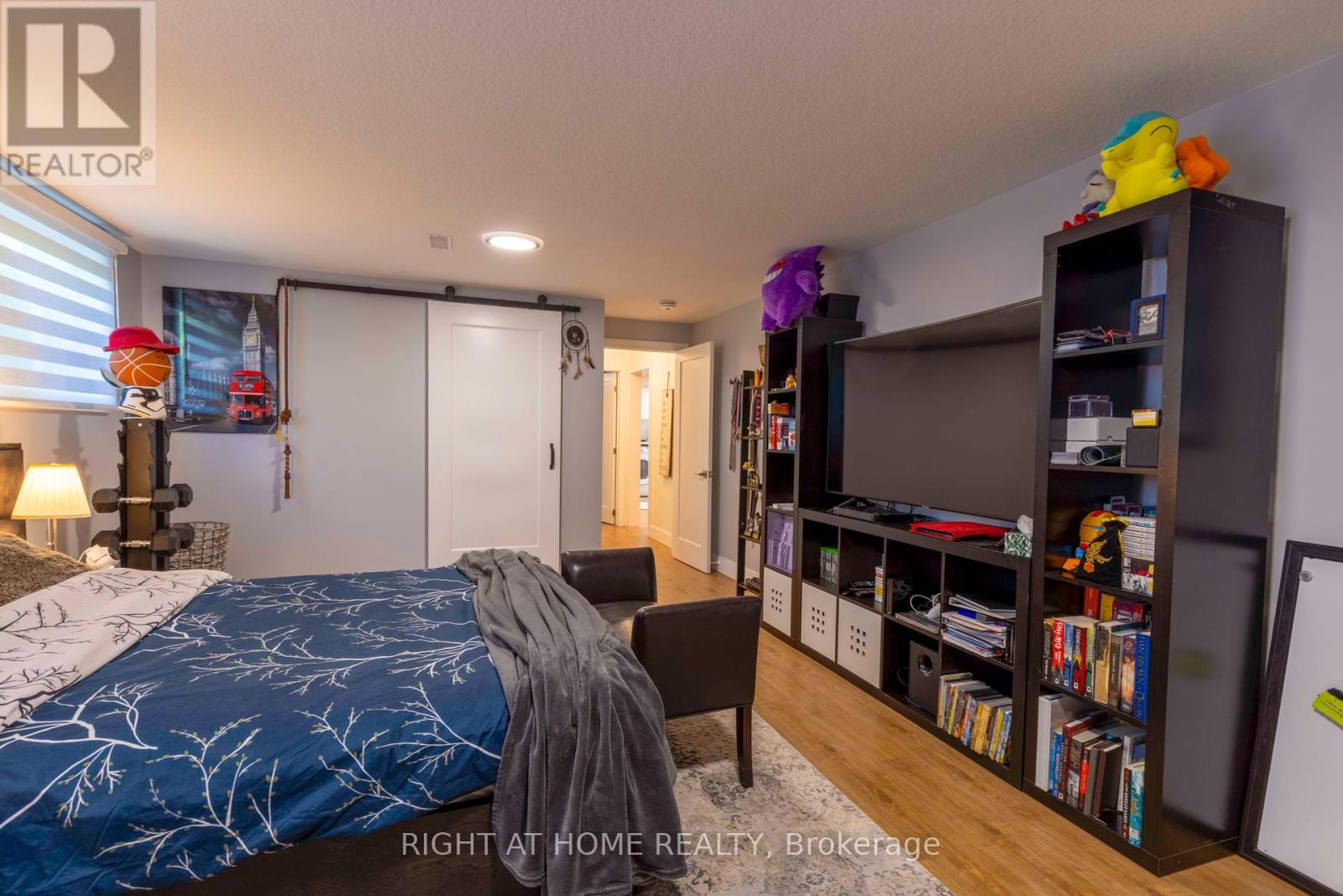 212 LOCKHART DRIVE - 18