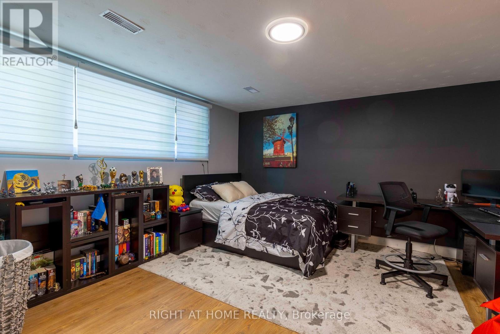 212 LOCKHART DRIVE - 19