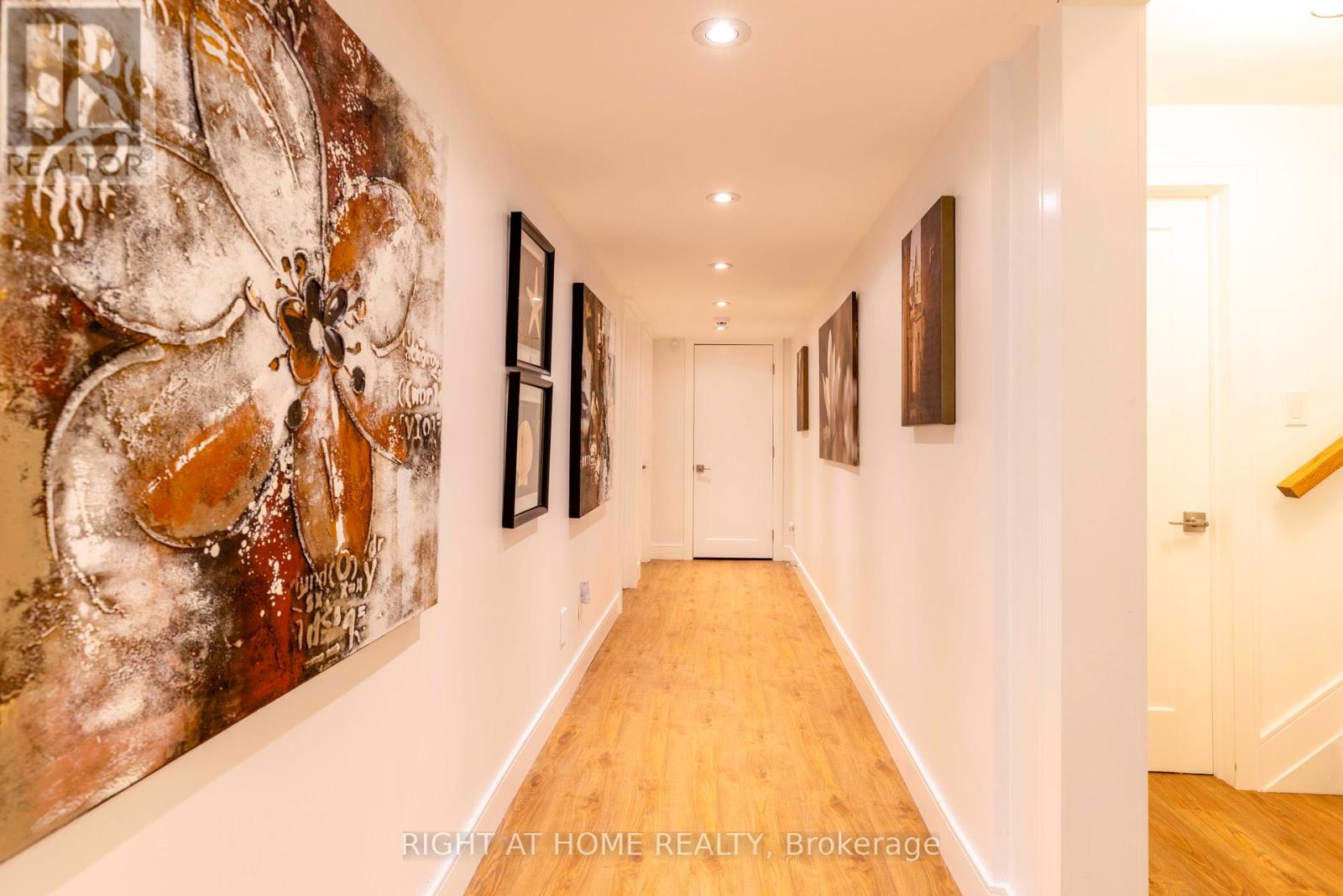 212 LOCKHART DRIVE - 21