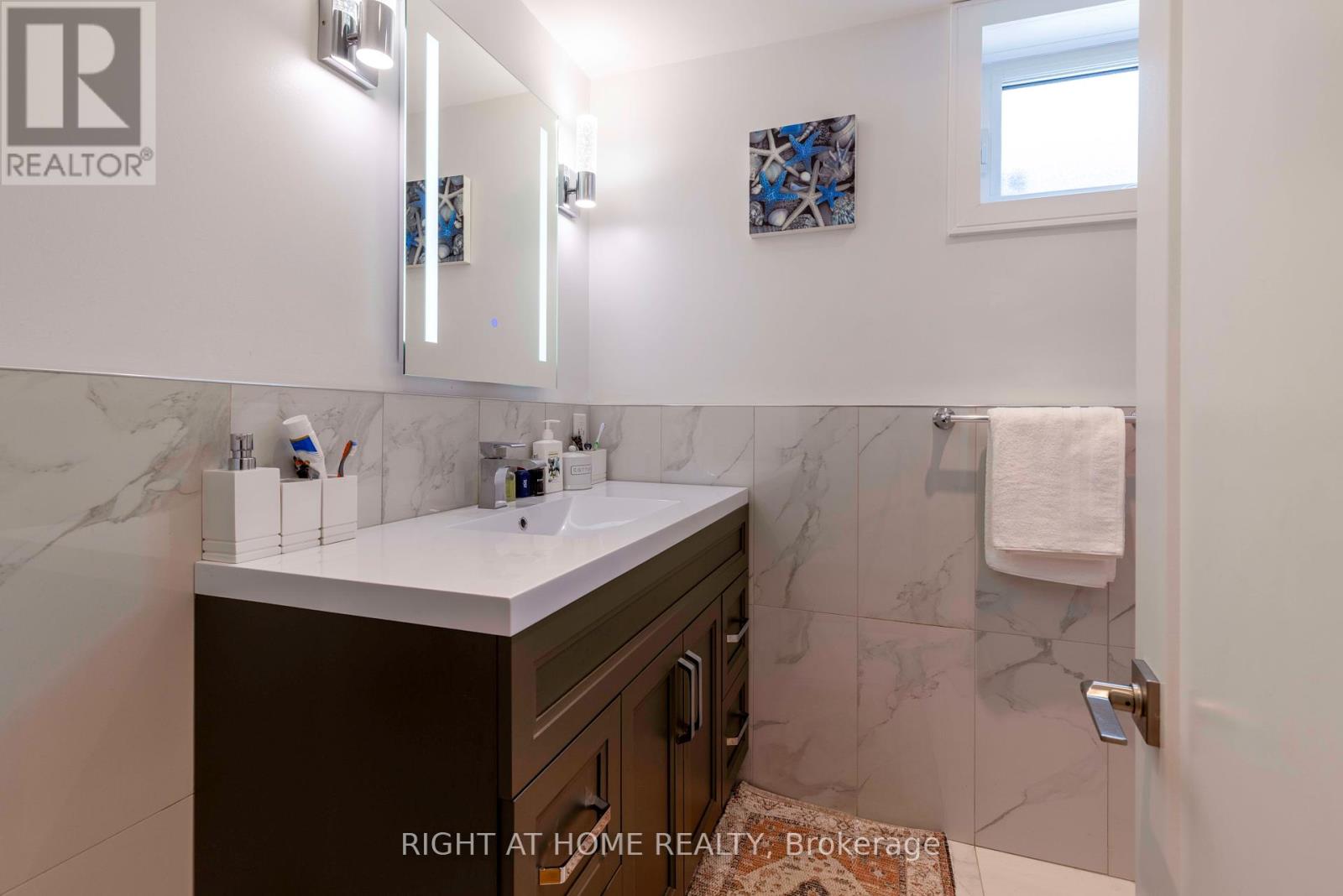 212 LOCKHART DRIVE - 22