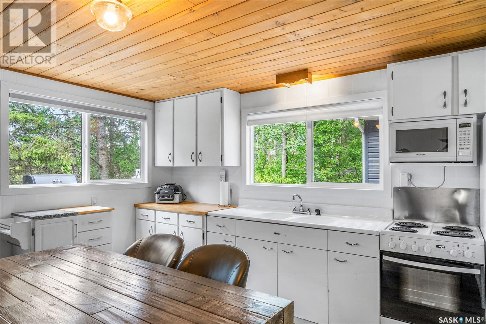 Photo 9 of 209 Loon Drive, Big Shell SK