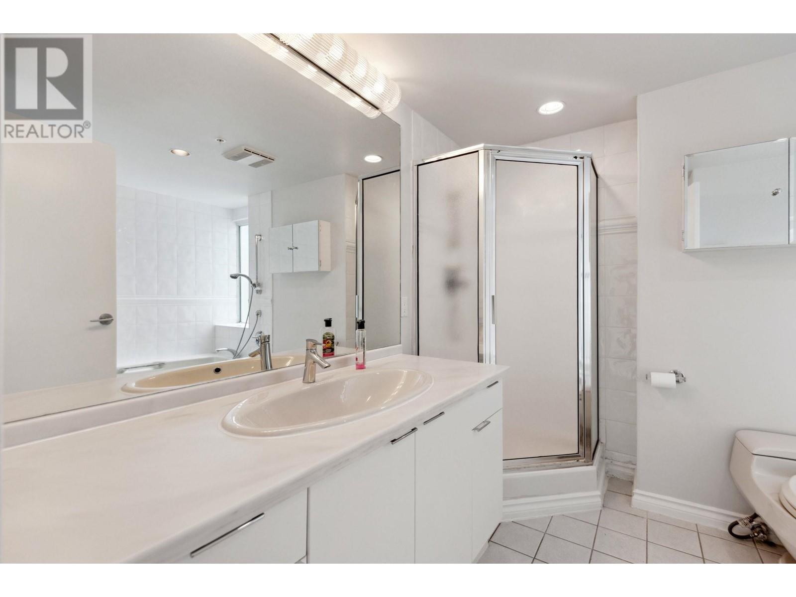 5A 1403 BEACH AVENUE, Vancouver