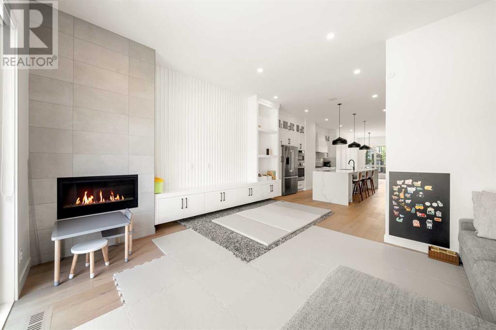 Photo 10 of 1828 18 Avenue Nw, Calgary AB